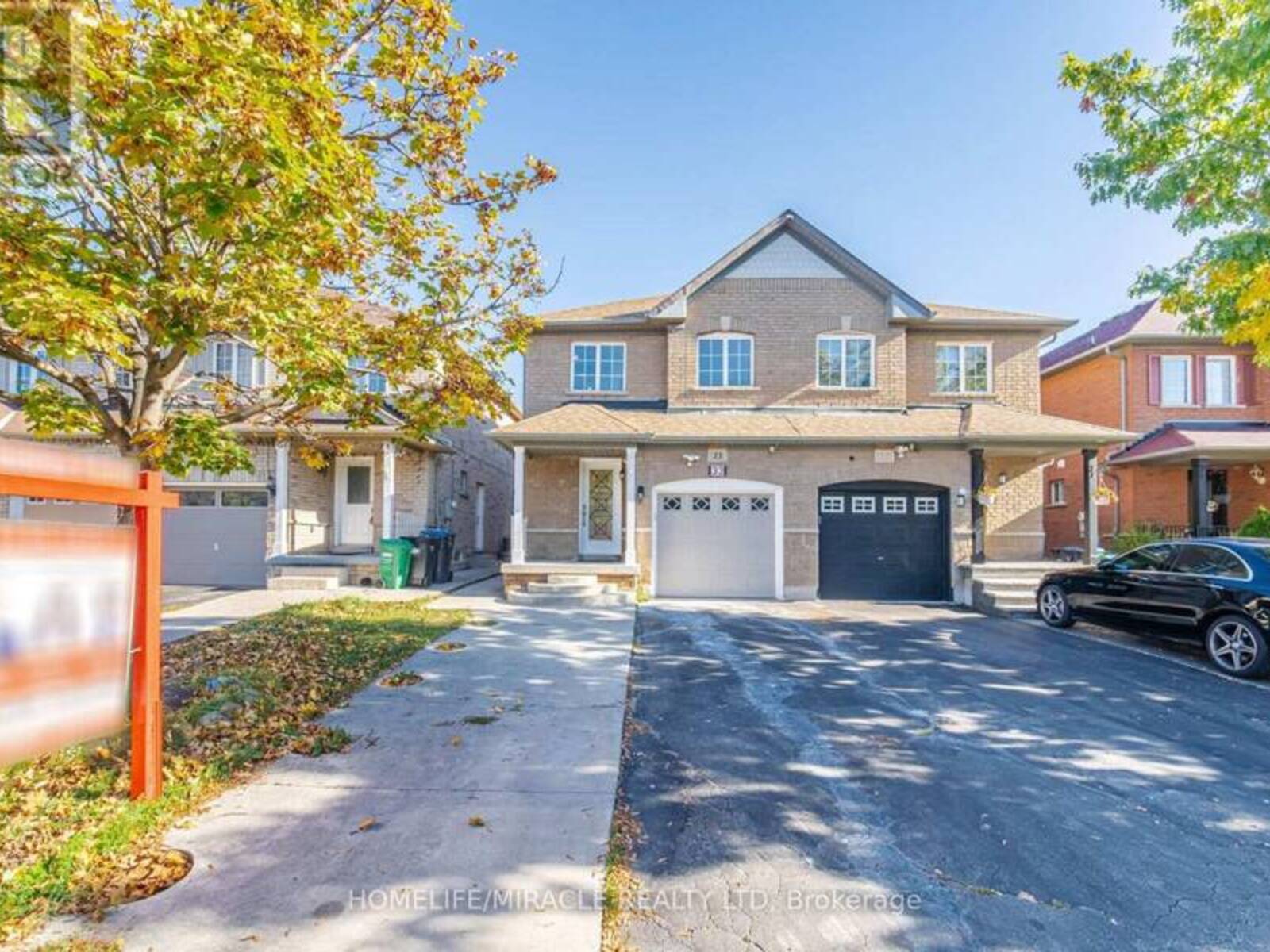 33 RIDGEFIELD COURT, Brampton, Ontario L6P 1B4