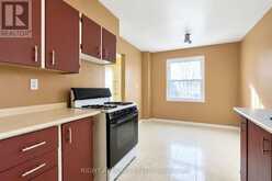 68 TROTT SQUARE | Toronto Ontario | Slide Image Nine
