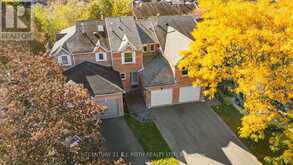 74 RITVA COURT E | Richmond Hill Ontario | Slide Image Three