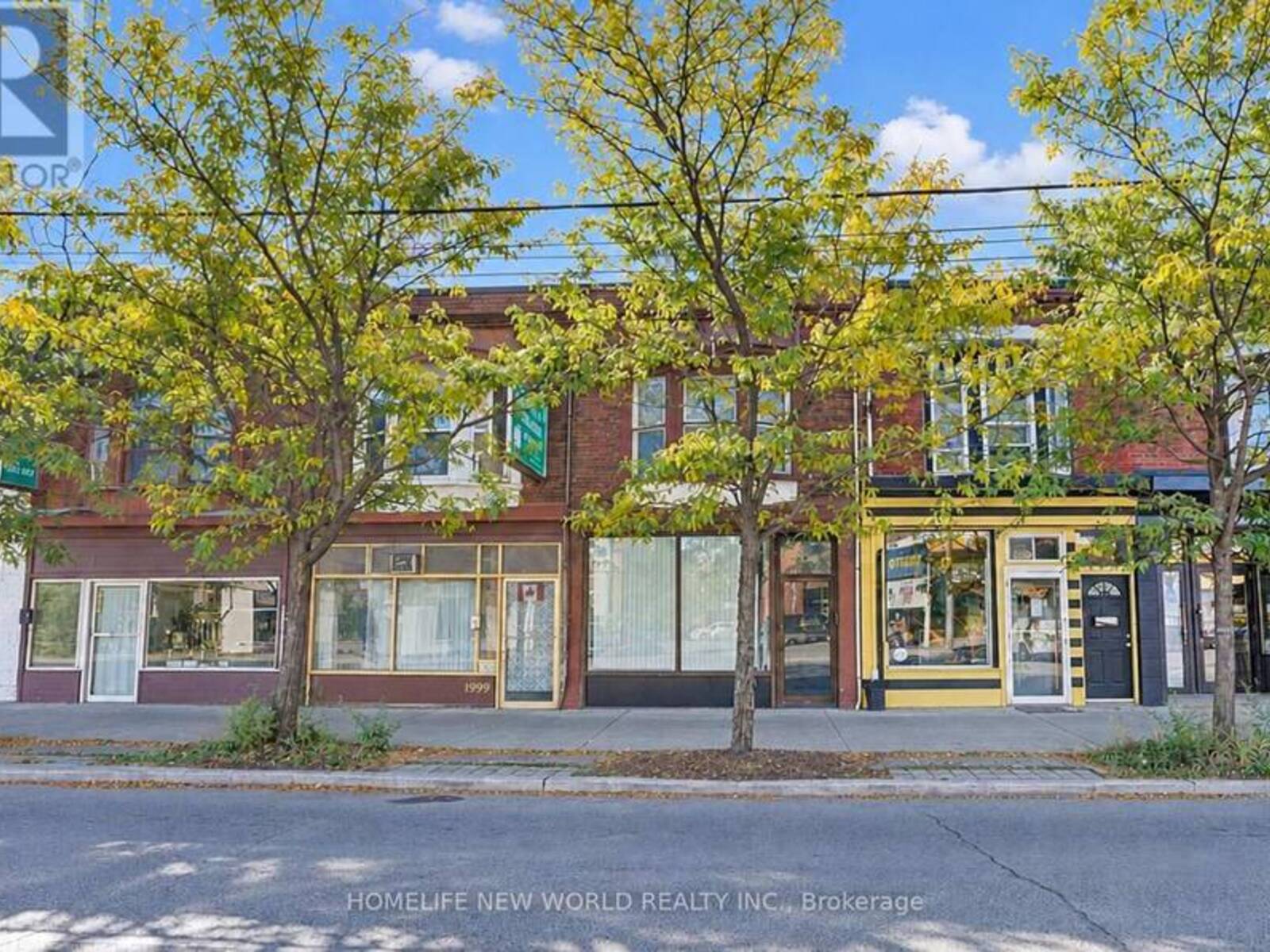 2001 DUNDAS STREET W, Toronto, Ontario M6R 1W7