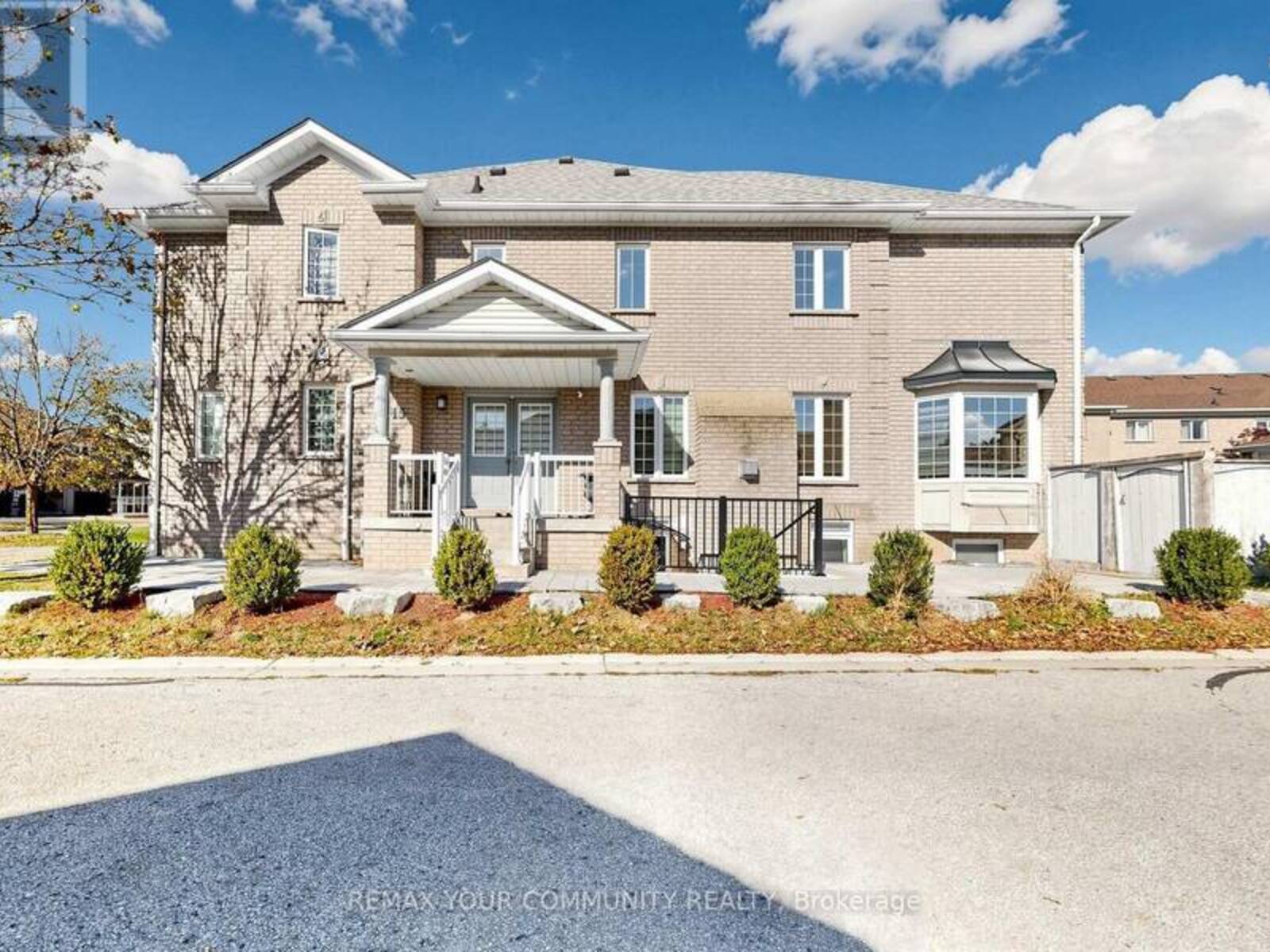 15 BENJAMIN HOOD CRESCENT, Vaughan, Ontario L4K 5M3