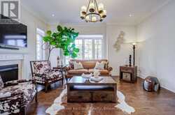 36 WILLOW HEIGHTS BOULEVARD | Markham Ontario | Slide Image Twelve