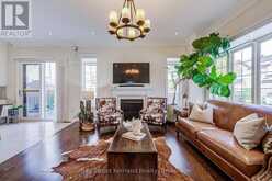 36 WILLOW HEIGHTS BOULEVARD | Markham Ontario | Slide Image Thirteen