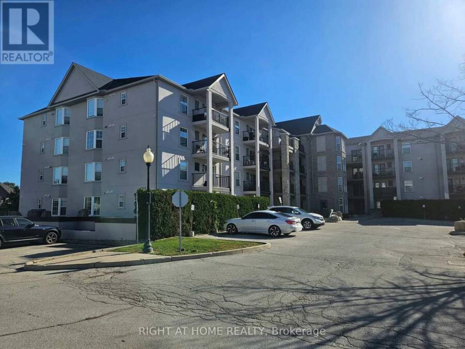 103 - 1421 WALKERS LINE, Burlington, Ontario L7M 4P4