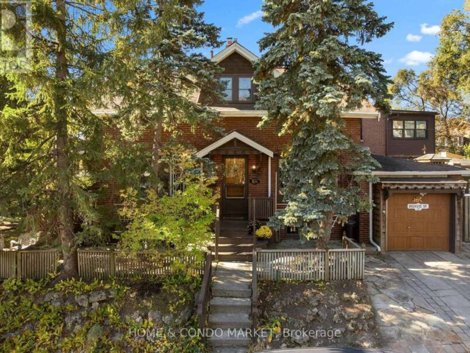 164 BROOKSIDE DRIVE, Toronto, Ontario M4E 2M4