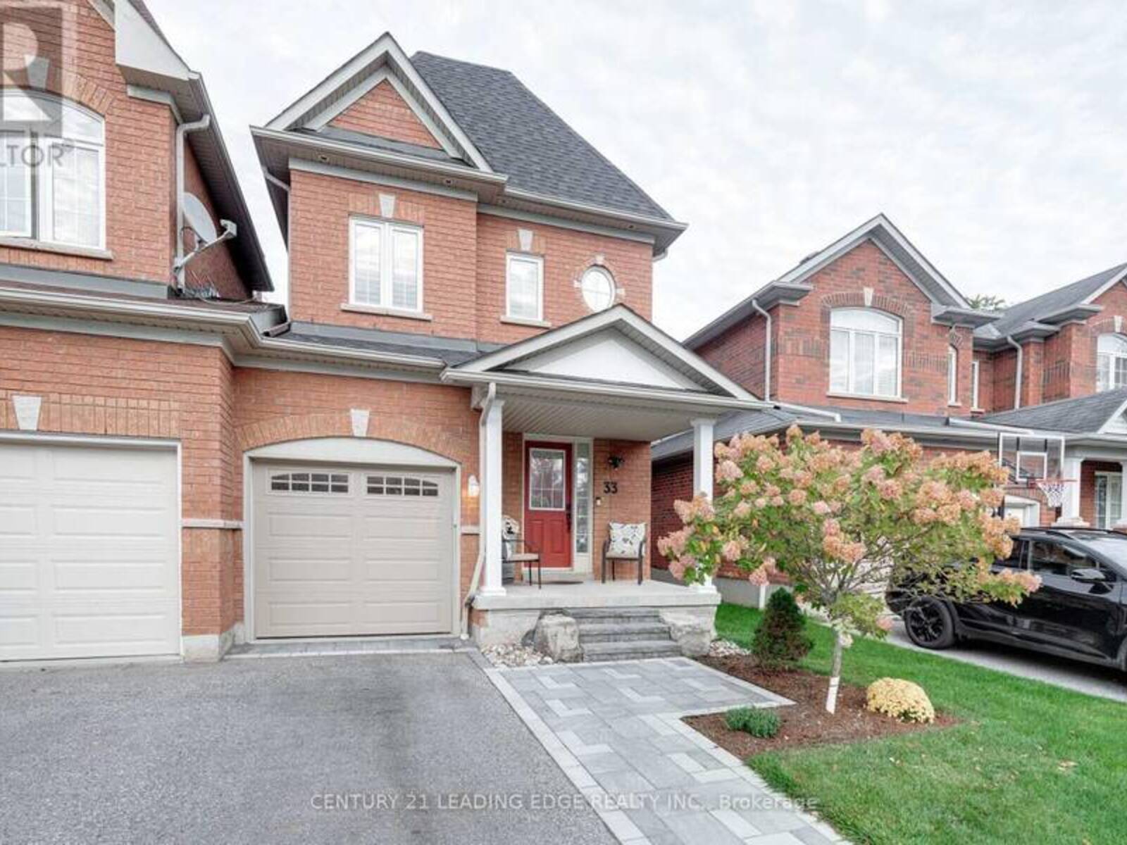 33 NEILL AVENUE, Whitby, Ontario L1R 3N4