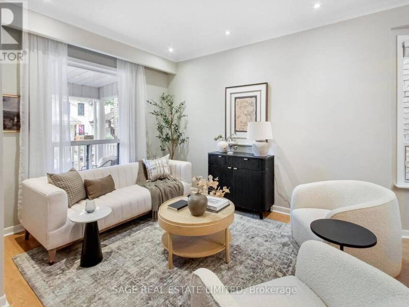 346 LESLIE STREET, Toronto, Ontario M4M 3E2