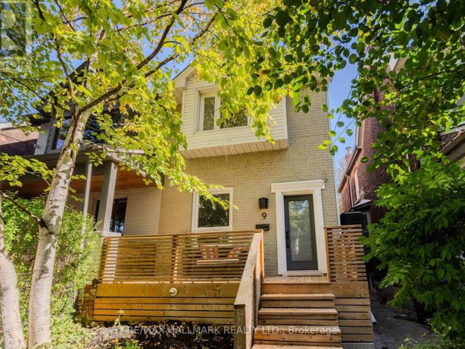 9 PRUST AVENUE, Toronto, Ontario M4L 2M7