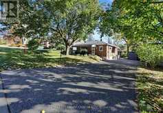 90 ROXBOROUGH ROAD | Newmarket Ontario | Slide Image Two