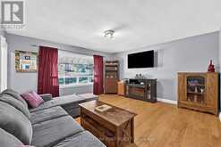 90 ROXBOROUGH ROAD | Newmarket Ontario | Slide Image Eight