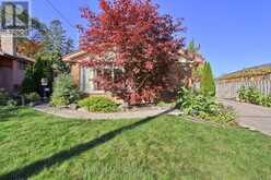 10 HAREFIELD DRIVE | Toronto Ontario | Slide Image Three