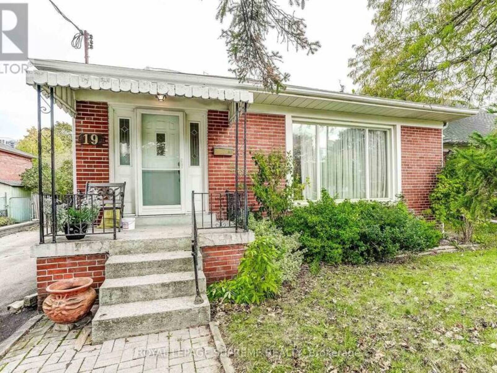 19 BRIDGETOWN DRIVE, Toronto, Ontario M9C 2P5