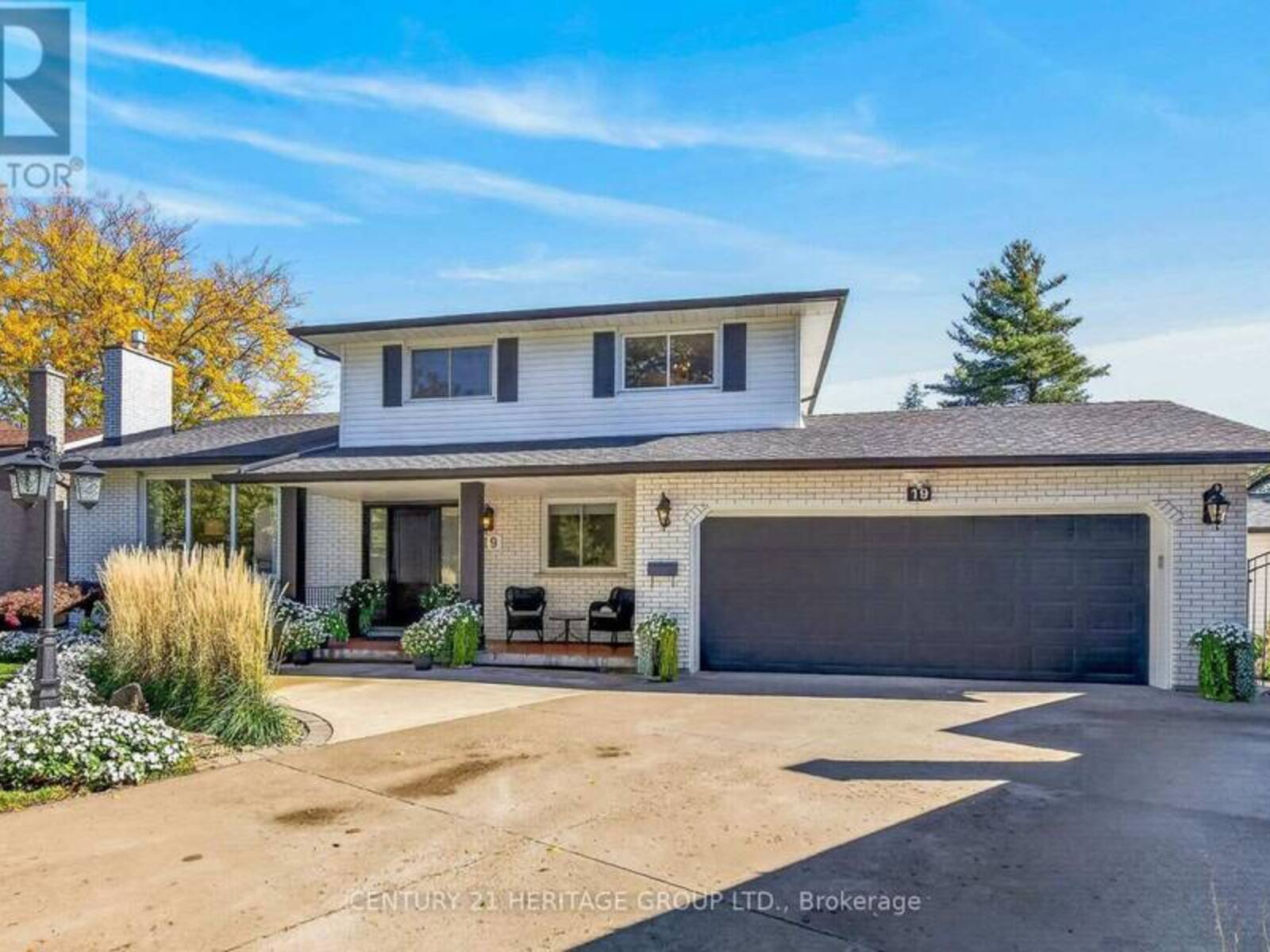 19 MEADOWBROOK CRESCENT, St. Catharines, Ontario L2M 7G8
