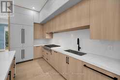2 KINGSBURY CRESCENT | Toronto Ontario | Slide Image Thirteen