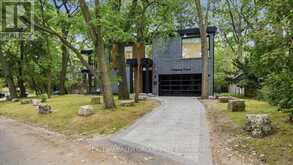 2 KINGSBURY CRESCENT | Toronto Ontario | Slide Image Three