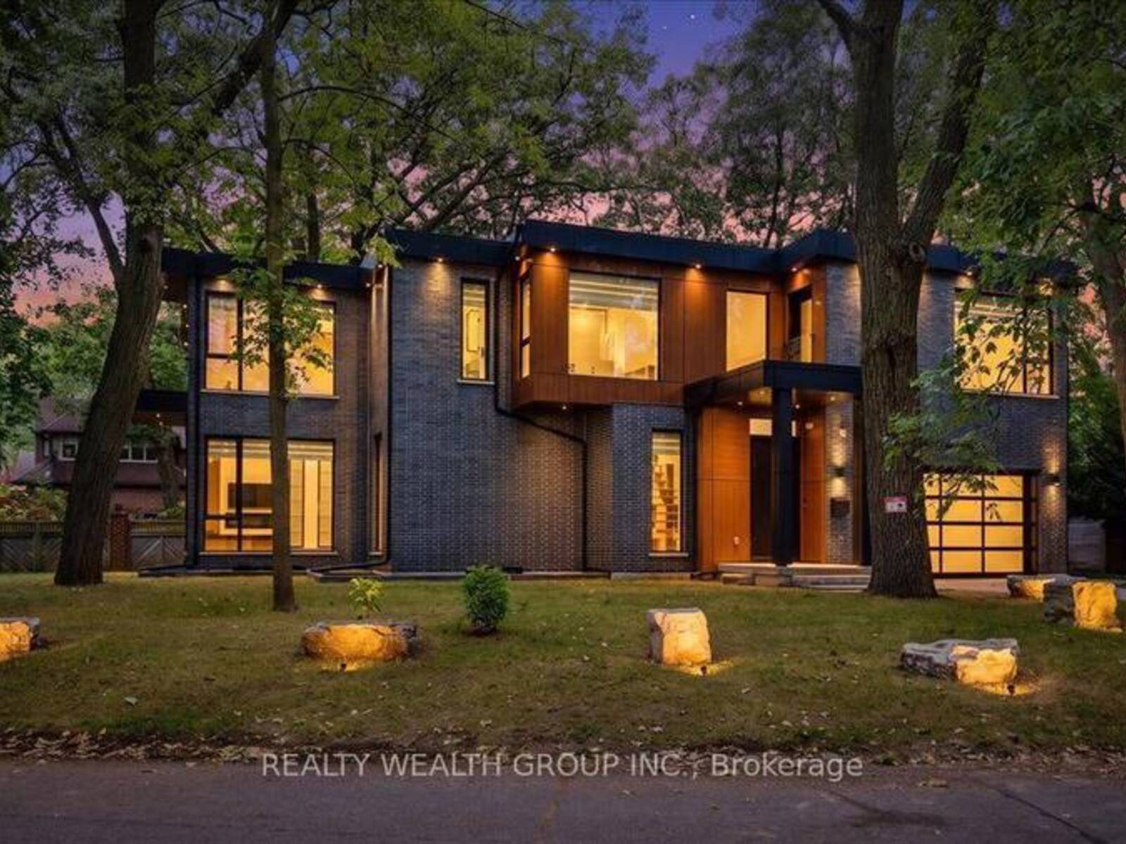 2 KINGSBURY CRESCENT, Toronto, Ontario M1N 1E9