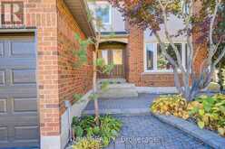 17 CHARRINGTON CRESCENT | Markham Ontario | Slide Image Four