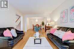 50 PICCADILLY ROAD | Richmond Hill Ontario | Slide Image Ten
