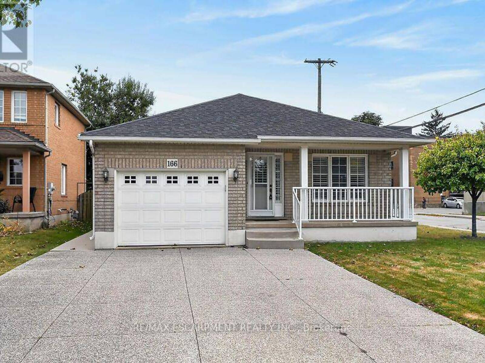 166 TOBY CRESCENT, Hamilton, Ontario L8T 2P2