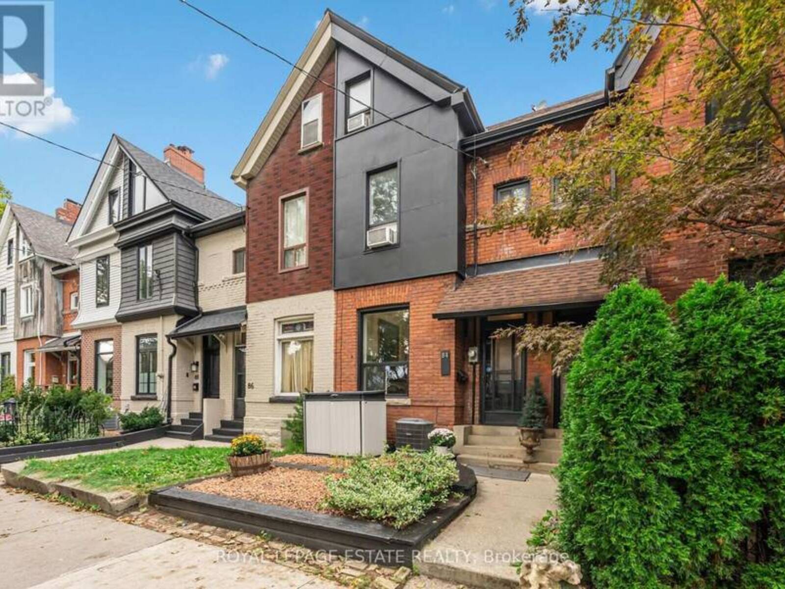 84 LONDON STREET, Toronto, Ontario M6G 1N5