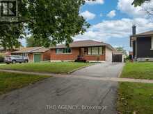 20 RIDGE POINT DRIVE | St. Catharines Ontario | Slide Image Four
