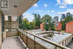 17 - 8 CORINTH GARDENS | Toronto Ontario | Slide Image Twenty-four