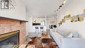 613 - 75 WELDRICK ROAD E | Richmond Hill Ontario | Slide Image Ten