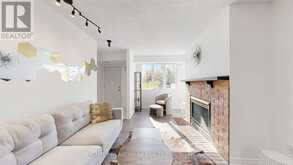 613 - 75 WELDRICK ROAD E | Richmond Hill Ontario | Slide Image Six