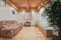 95 TOLLGATE DRIVE | Ancaster Ontario | Slide Image Twenty