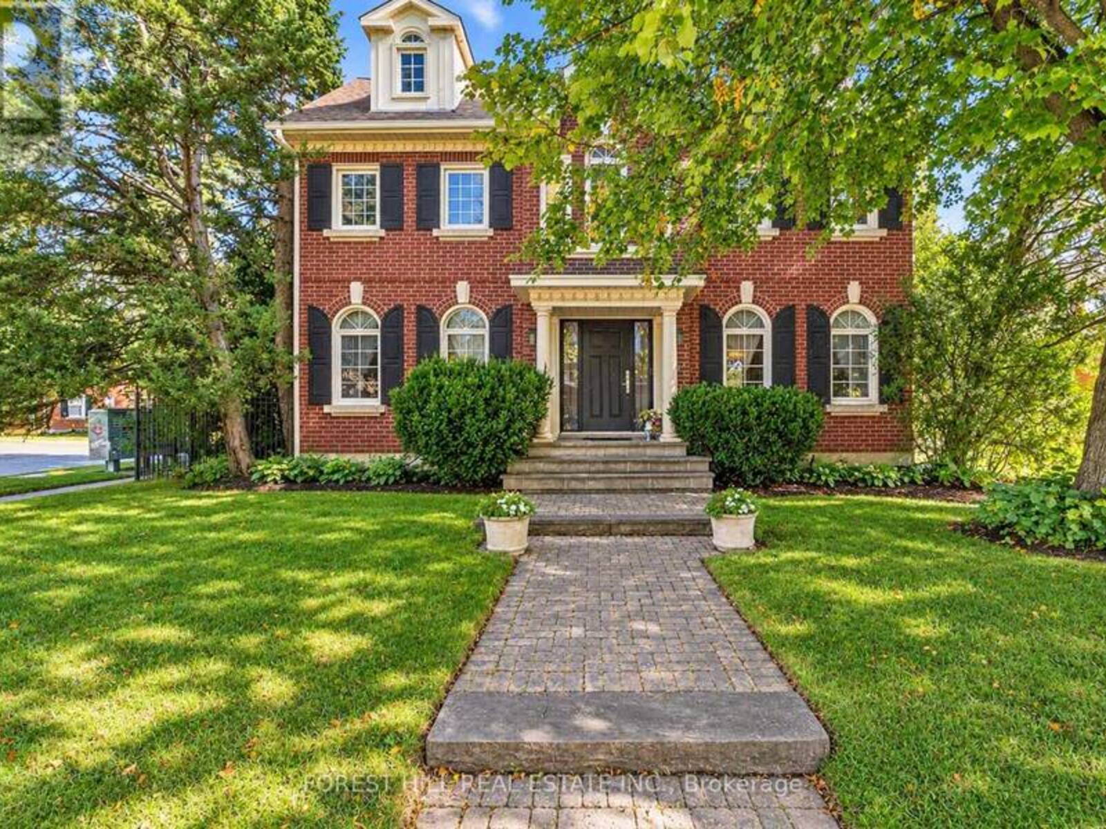 15 THEOBALDS CIRCLE, Richmond Hill, Ontario L4C 9C7