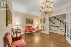 15 THEOBALDS CIRCLE | Richmond Hill Ontario | Slide Image Six