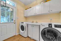 15 THEOBALDS CIRCLE | Richmond Hill Ontario | Slide Image Nine