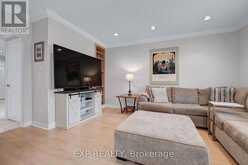 591 PLANTATION GATE | Newmarket Ontario | Slide Image Fourteen