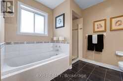 591 PLANTATION GATE | Newmarket Ontario | Slide Image Twenty-nine