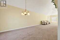 13 CHIANTI CRESCENT | Hamilton Ontario | Slide Image Five