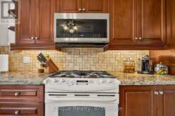 184 LOCHEED DRIVE | Hamilton Ontario | Slide Image Ten