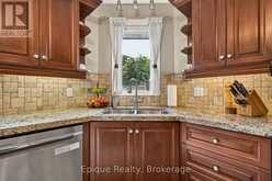 184 LOCHEED DRIVE | Hamilton Ontario | Slide Image Nine