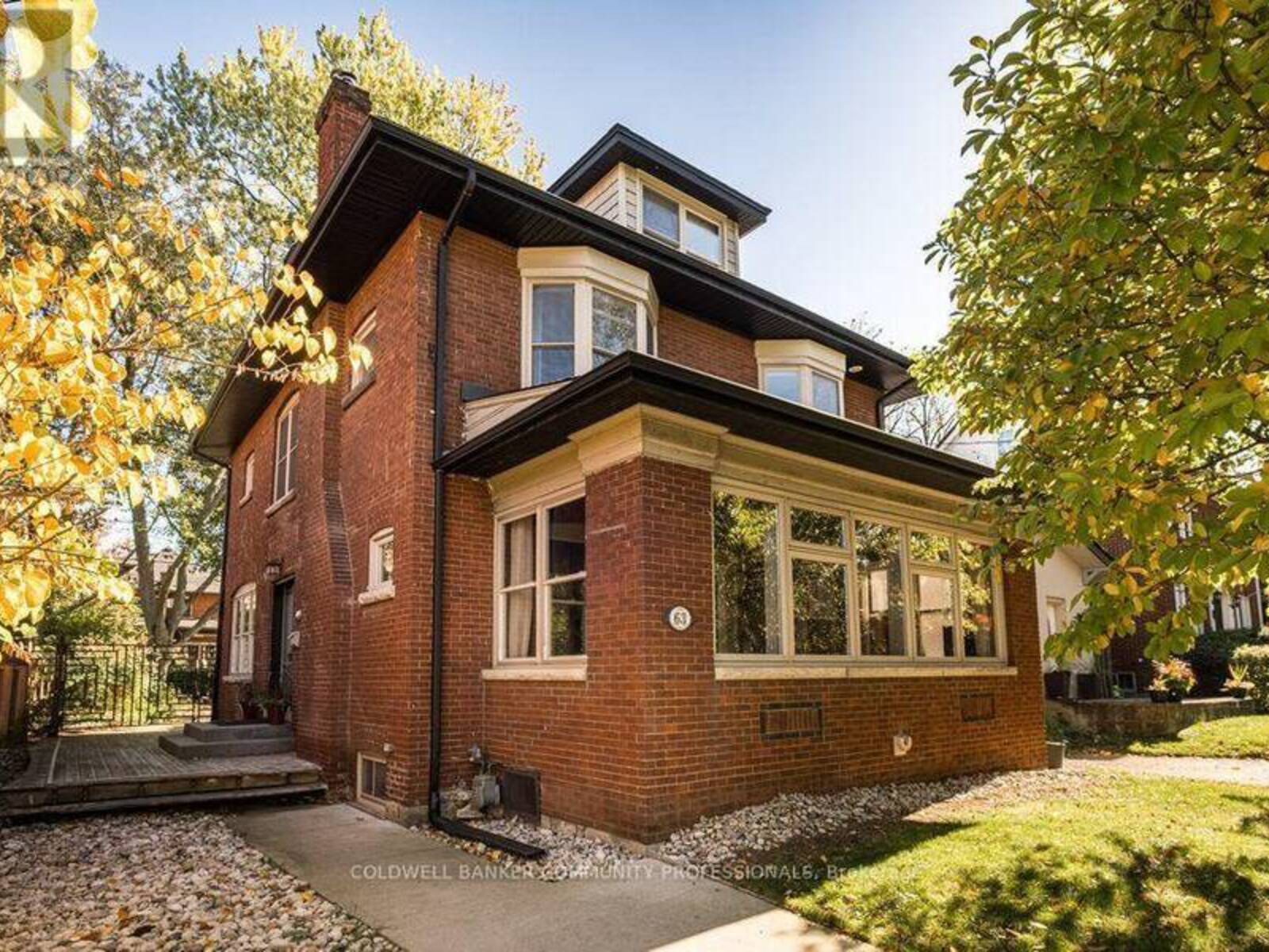 63 CHEDOKE AVENUE, Hamilton, Ontario L8P 4P2