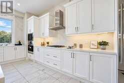 15 KENNETH CAMPBELL COURT | Aurora Ontario | Slide Image Thirteen