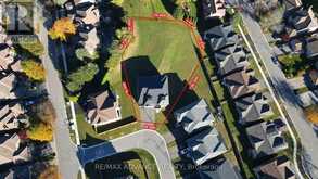 15 KENNETH CAMPBELL COURT | Aurora Ontario | Slide Image Fifty