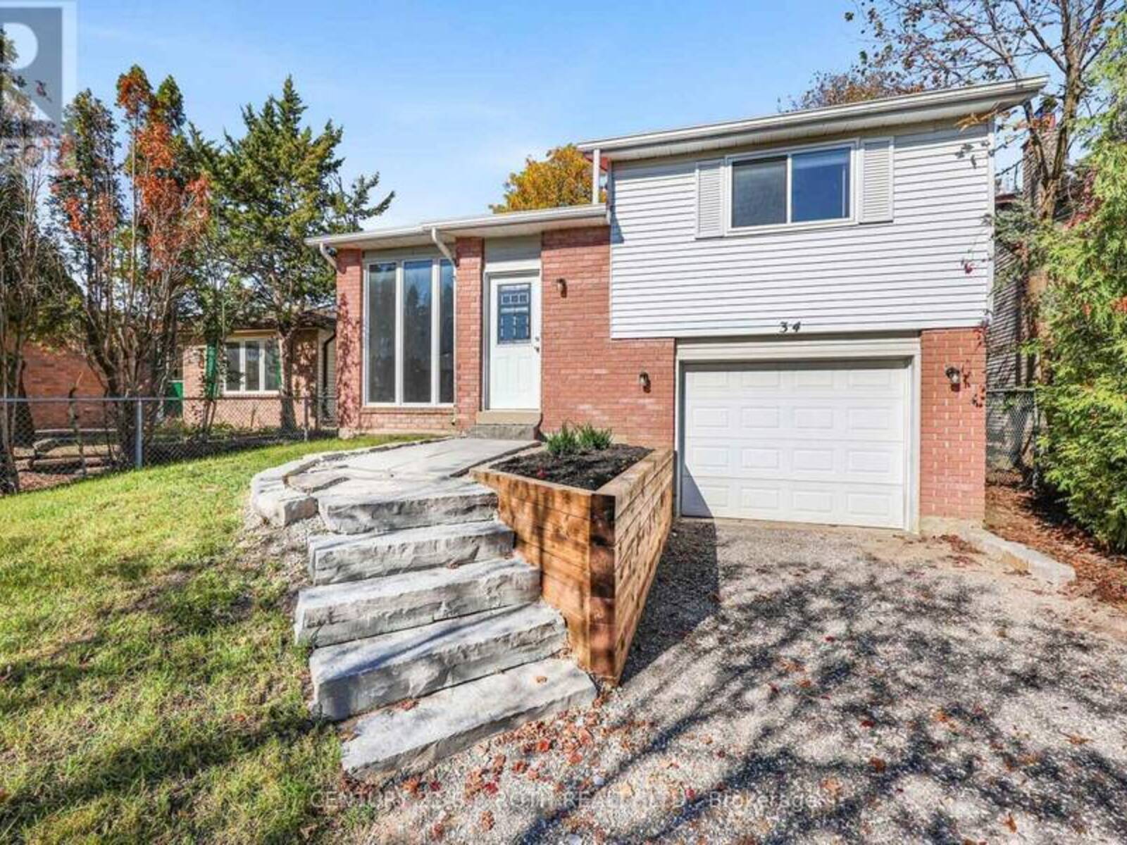 34 HICKLING TRAIL, Barrie, Ontario L4M 5S4