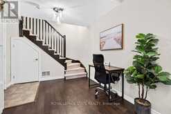 9 BLOOM CRESCENT | Hamilton Ontario | Slide Image Sixteen