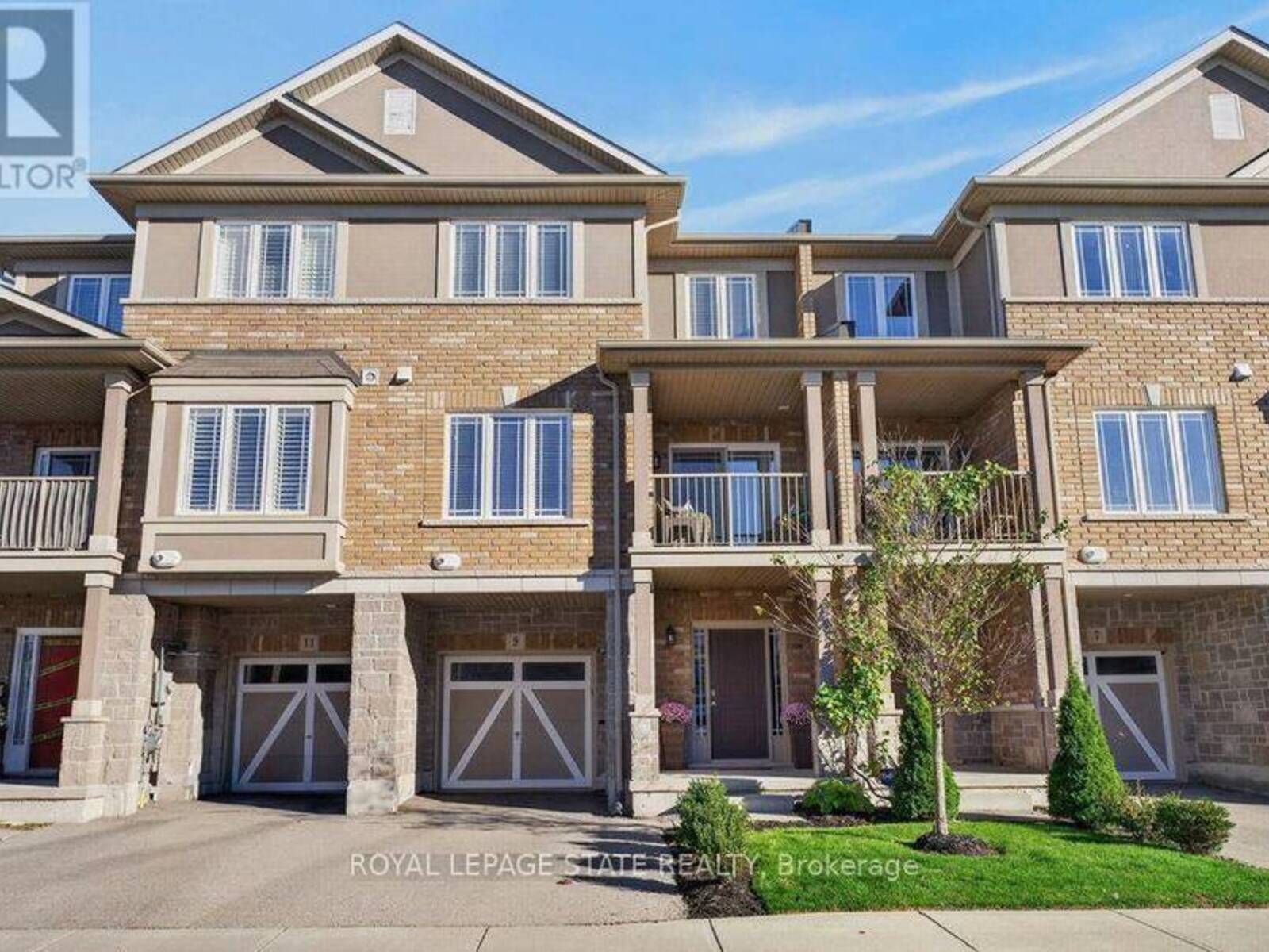 9 BLOOM CRESCENT, Hamilton, Ontario L0R 1P0