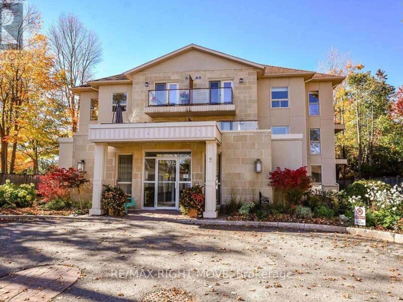 UNIT 302 - 9 WESTMOUNT DRIVE S, Orillia, Ontario L3V 6C8