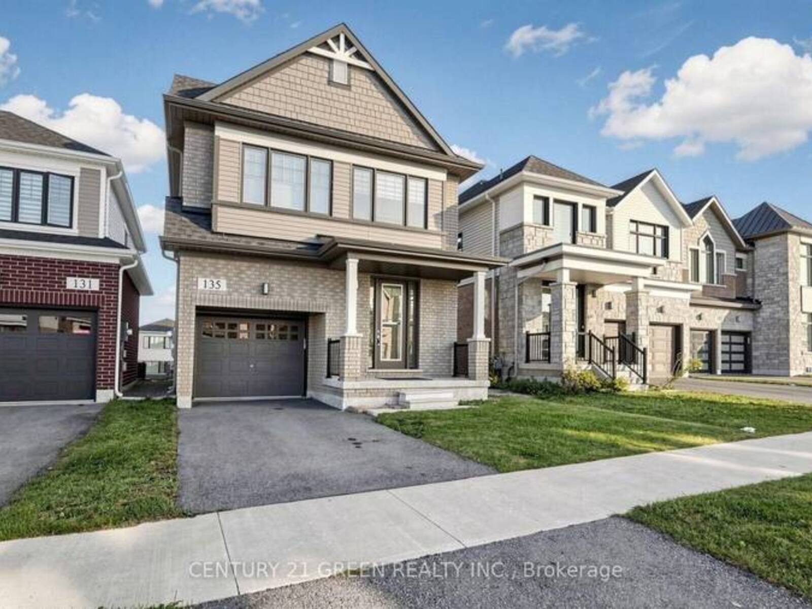 135 FAIREY CRESCENT, Hamilton, Ontario L0R 1W0