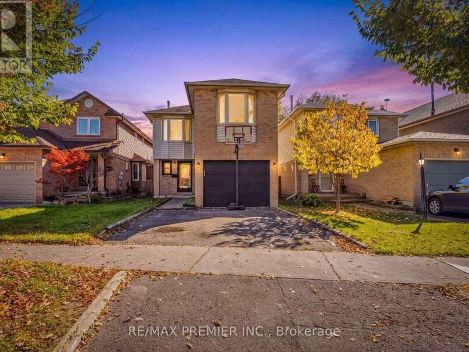 45 ROSEBUD AVENUE, Brampton, Ontario L6X 2W4