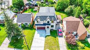 27 SUNDRIDGE DRIVE | Toronto Ontario | Slide Image Three