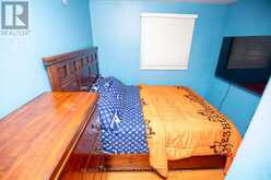 23 - 10 BUR OAK WAY | Toronto Ontario | Slide Image Twelve