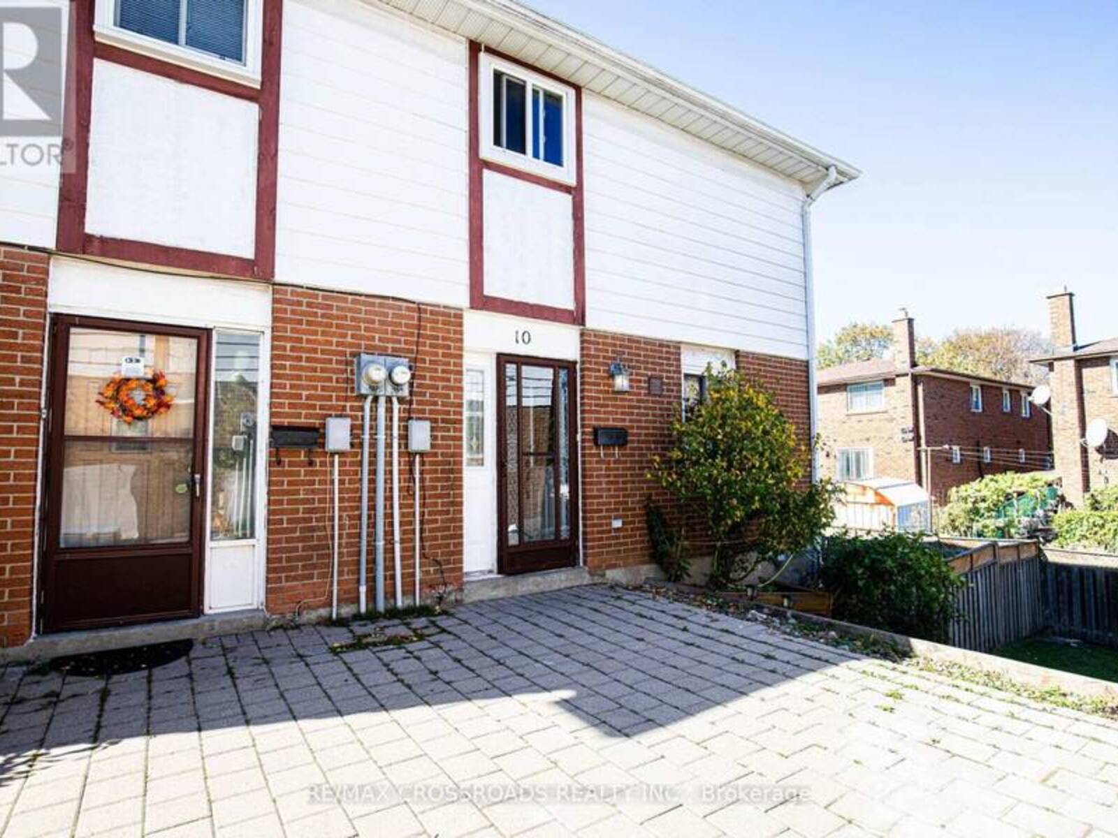 23 - 10 BUR OAK WAY, Toronto, Ontario M3L 2G4