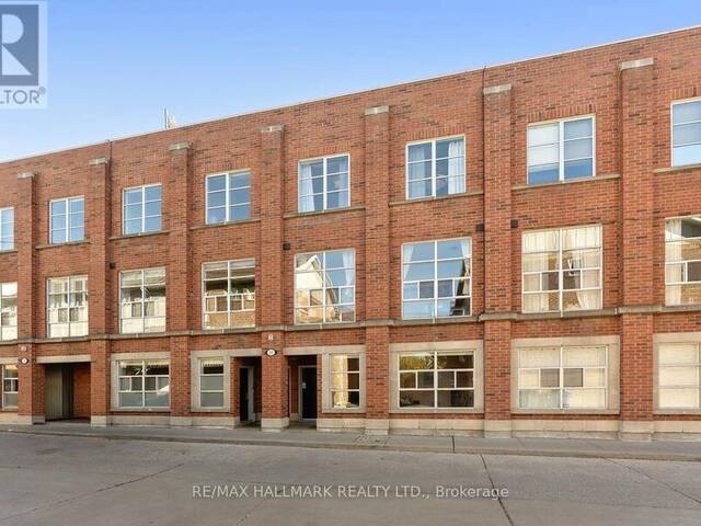 4 - 39 DEKOVEN MEWS Toronto Ontario, M6P 4H5 - 3 Bedrooms Condo For Sale